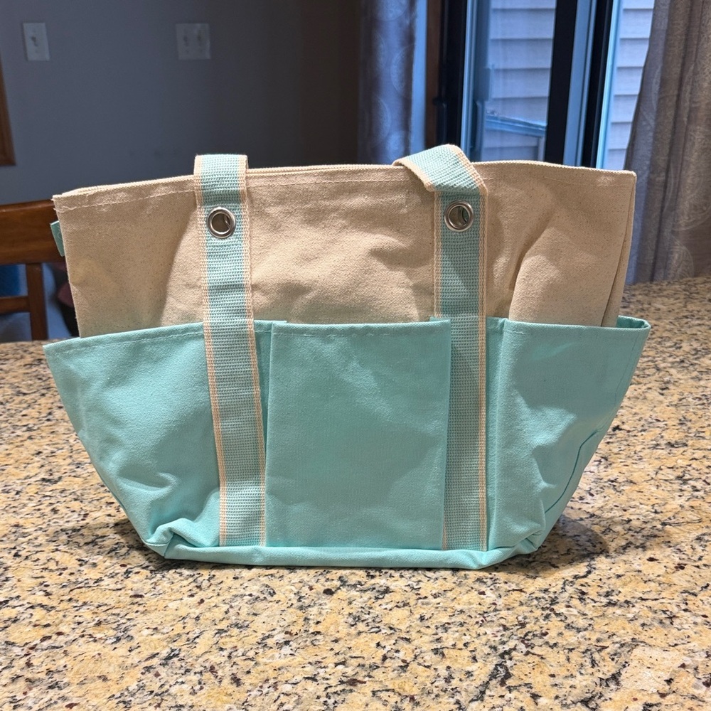 Thirty-One Beige and Aqua Zippered Tote